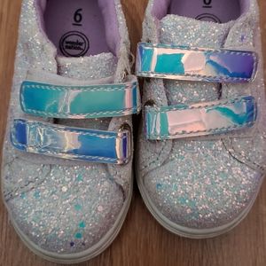 Girl sparkle tennis shoes